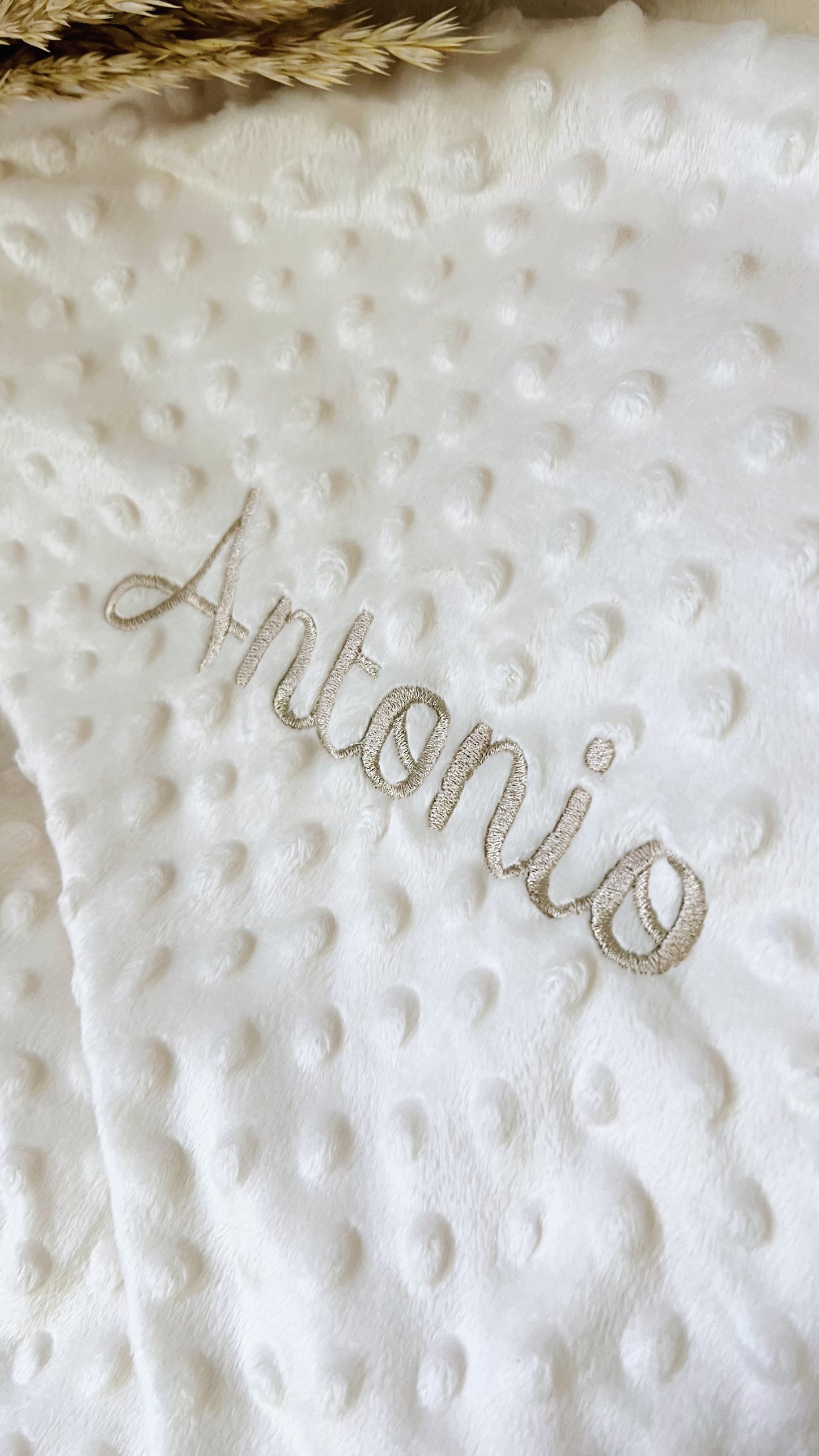 Manta Beige Personalizada con nombre bordado