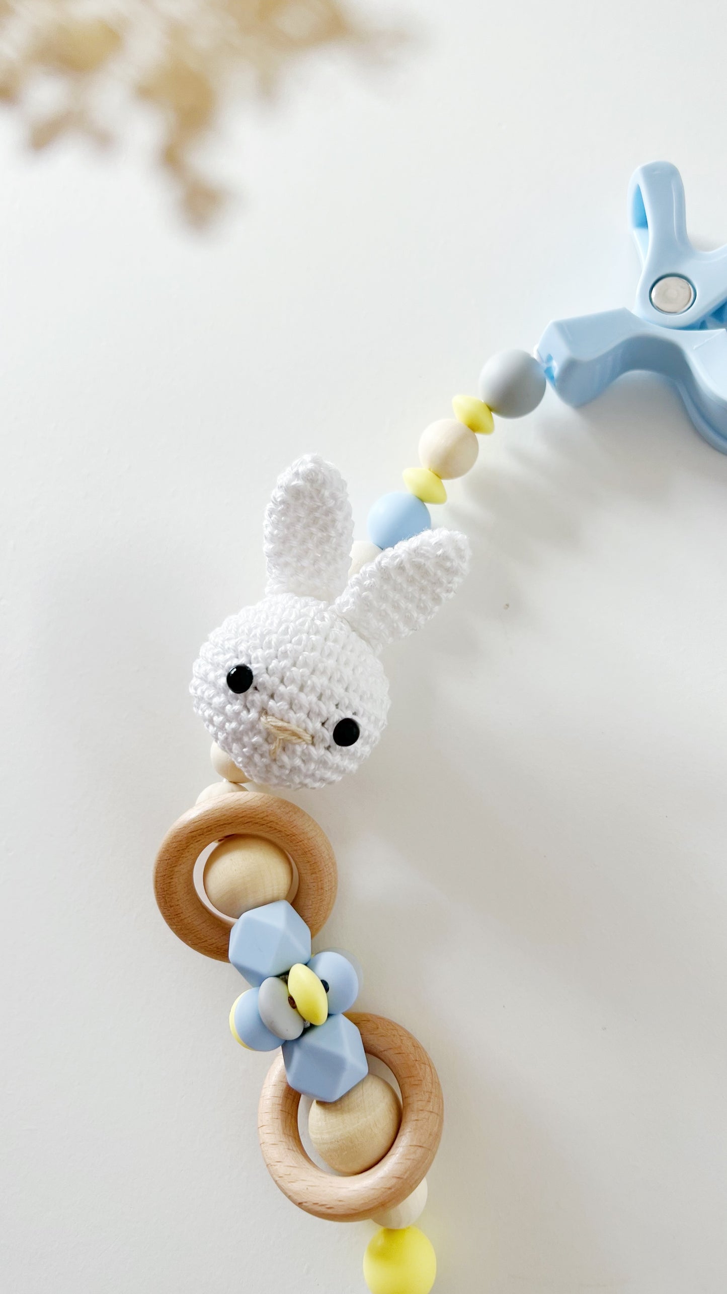 Mordedor de carro RABBIT - azul y amarillo pastel
