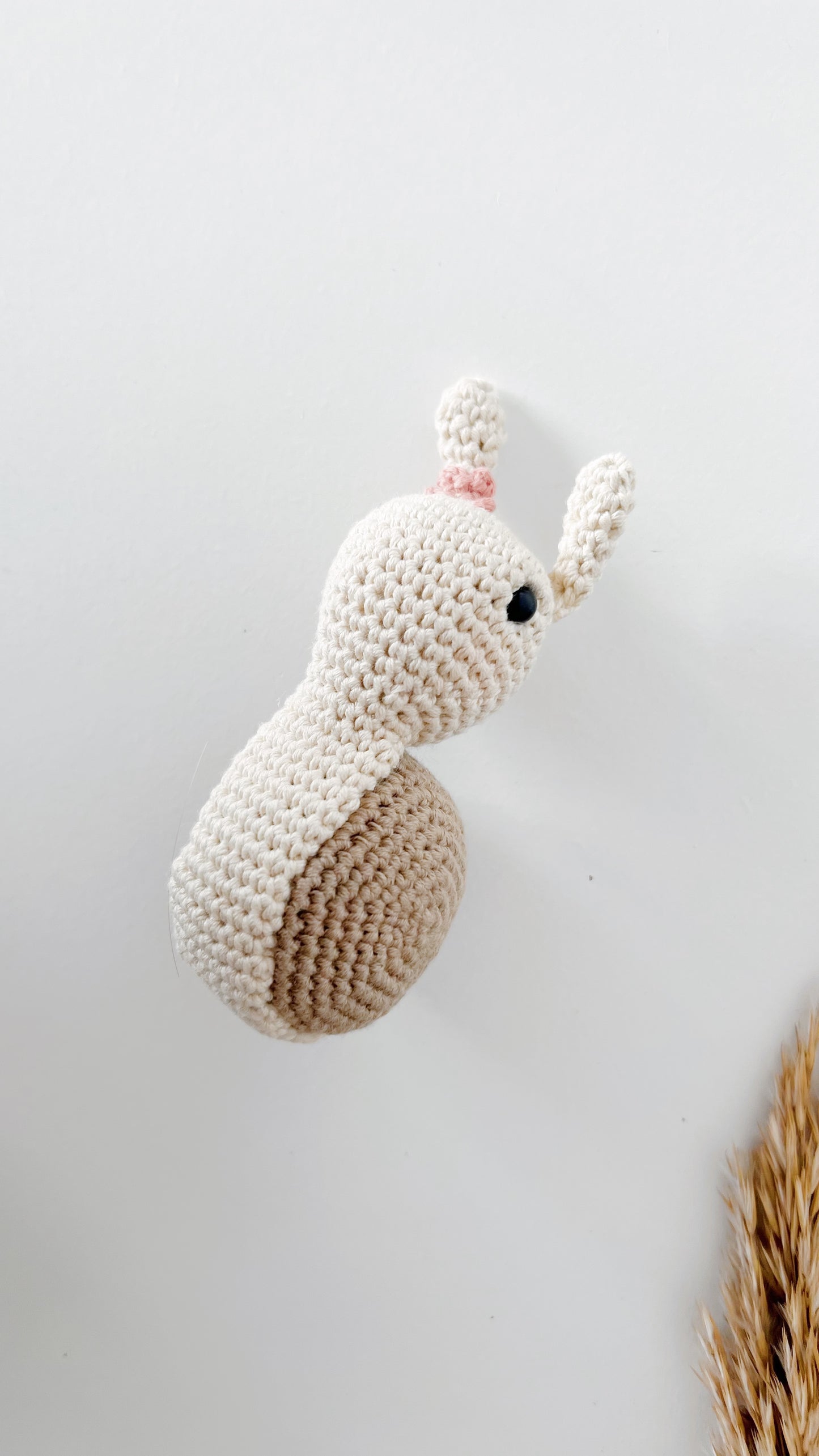 Sonajero Caracol - Beige con florecita