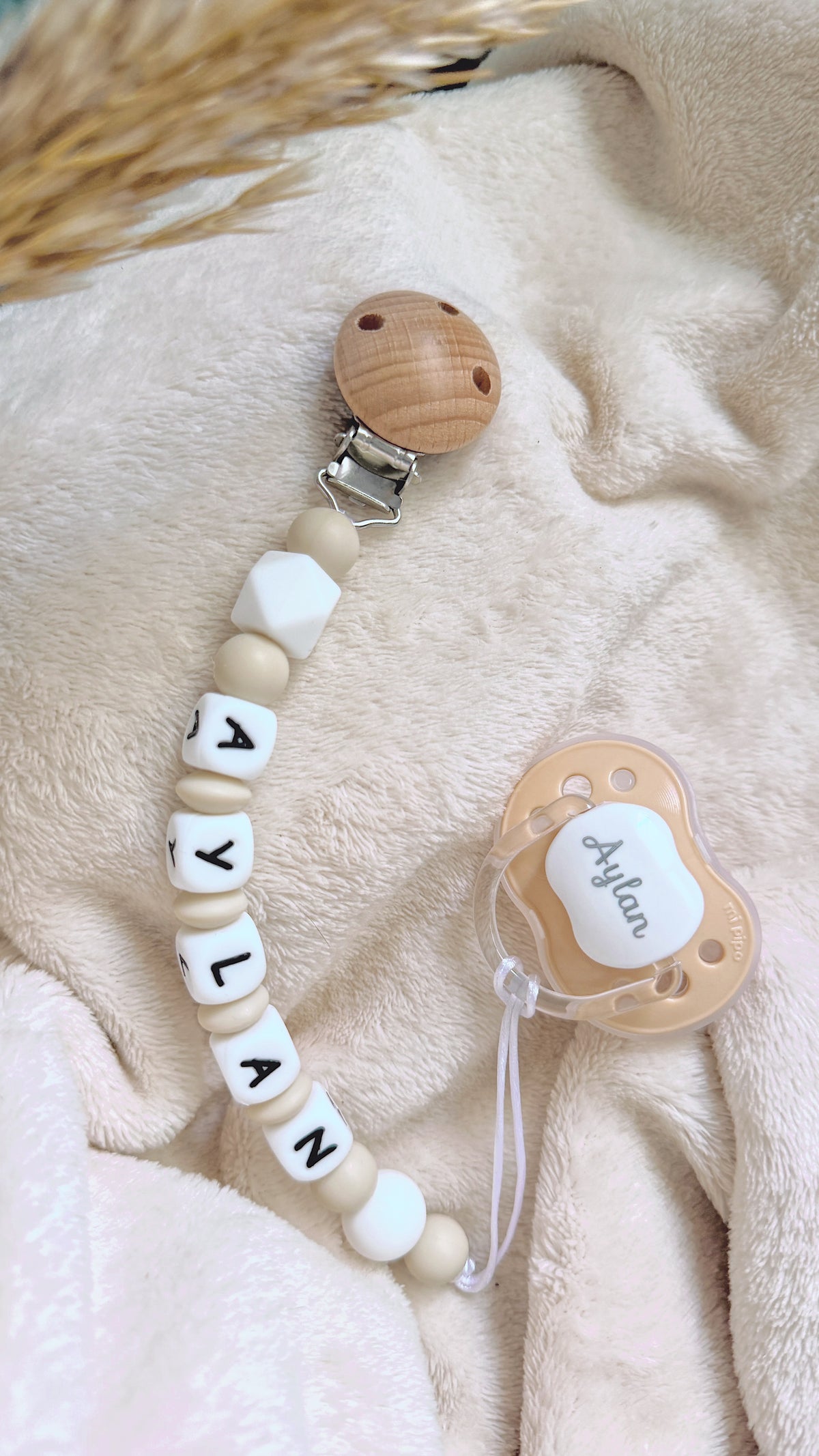 Chupetero Basic Beige con Chupete Personalizado