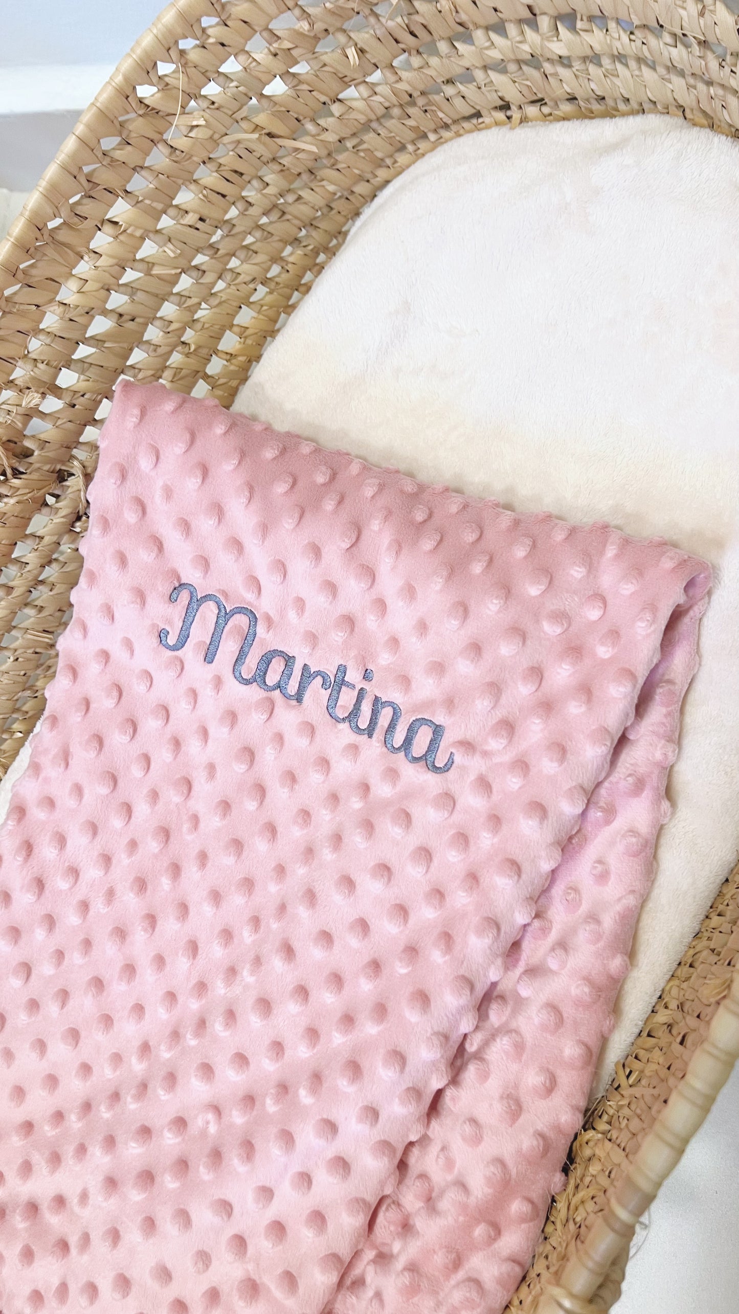 Manta Personalizada con nombre bordado