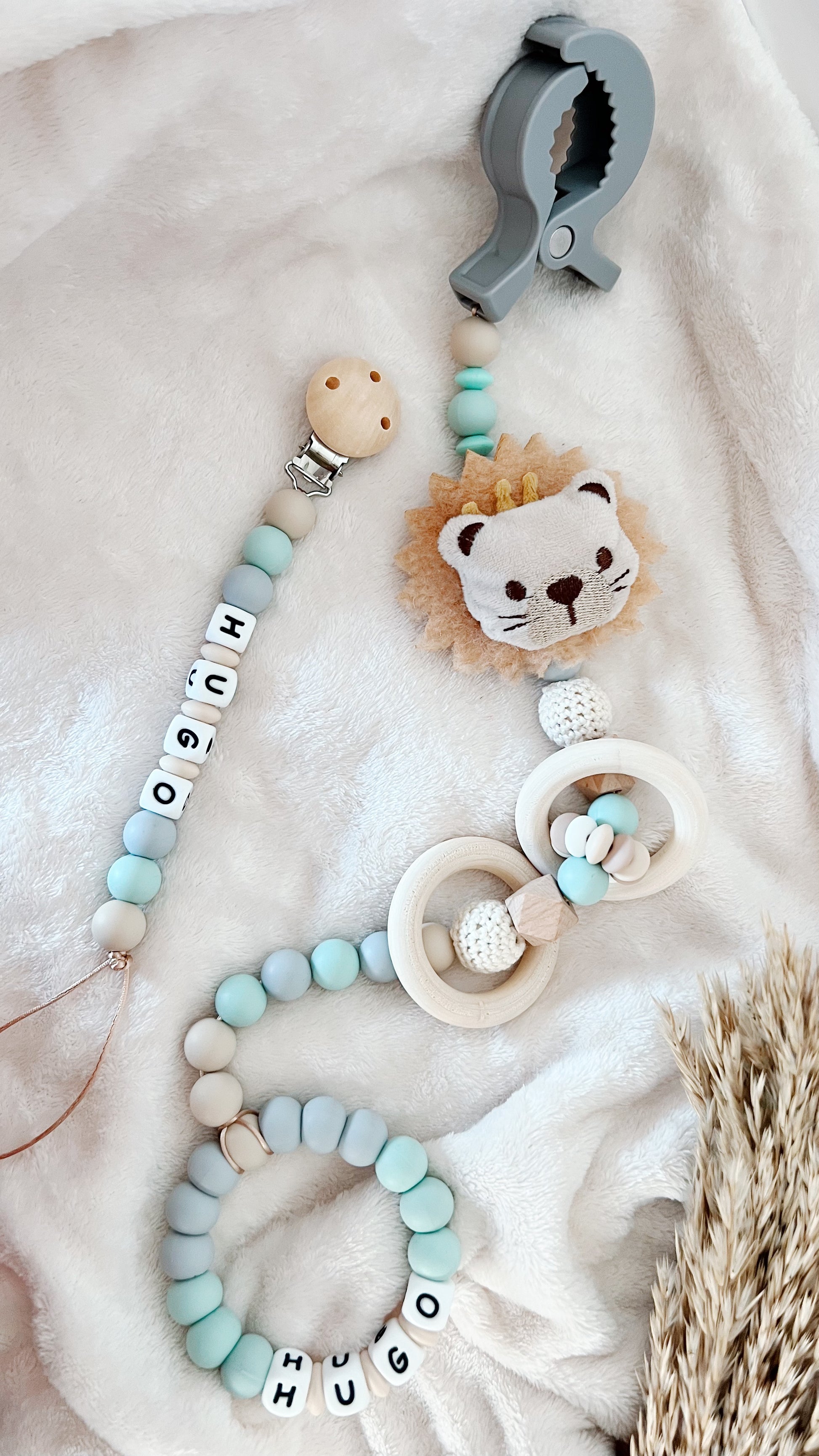 Pack Dúo Leo Chupetero y Mordedor de carro Personalizado (Tonos Algodón)